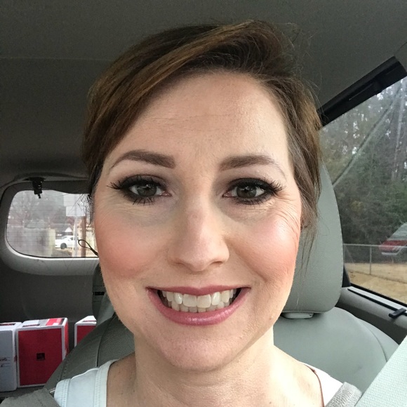 Meet your Posher, Kim - Picture 1 of 1